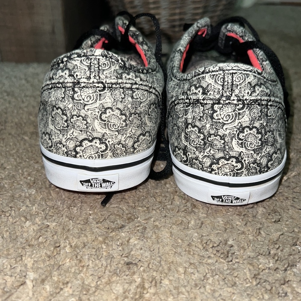 Vans - Picture 2 of 3